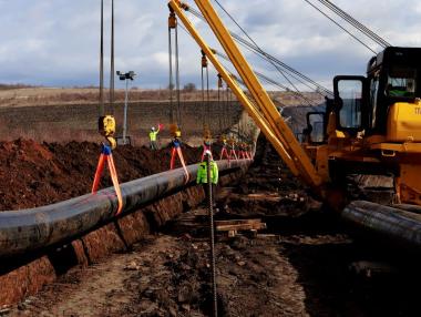Сърбия ще получава 400 млн. куб. метра азербайджански газ през България