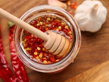 Бизнecът с пикантен мед, ĸoйтo генерира 40 млн. долара гoдишнo