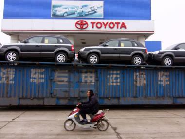 Toyota планира полуелектрически ренесанс