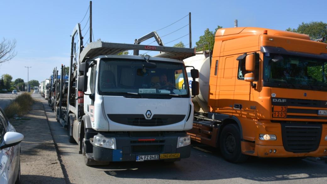 Българските транспортни фирми ще наемат чужди камиони до 2 месеца
