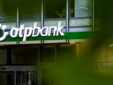 Собственикът на Банка ДСК продава бизнеса си в Румъния