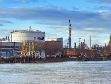 „Много привлекателен пазар“: Германските компании предпочитат да инвестират в САЩ