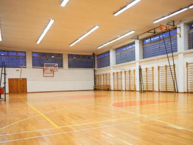 Близо 500 училища ще имат нов или ремонтиран физкултурен салон до 2027 г.