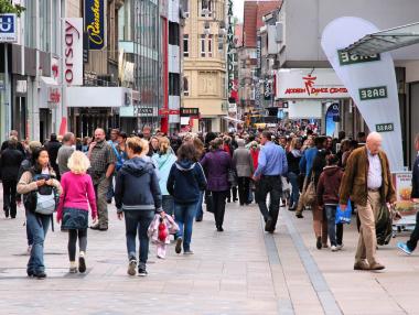 Забавянето на германската икономика вече удря пазара на труда