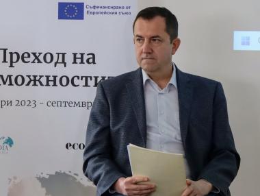 Не спирайте да настоявате пред властите да решават проблемите Ви