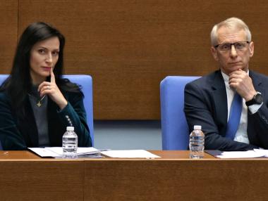 Мария Габриел все пак представи състав на кабинет на президента (списък с имената)