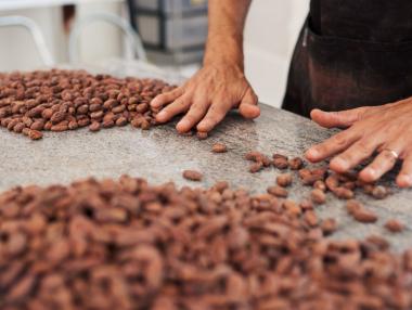 Какаото стана по-скъпо от медта