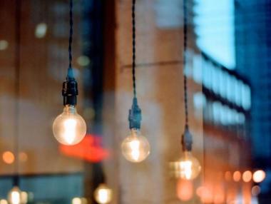 Вечерни новини: Подготовка за „новия“ пазар на ток; Пътуването с БДЖ поскъпна