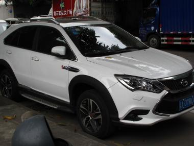 Китайската BYD е напът да превземе Tesla в Европа