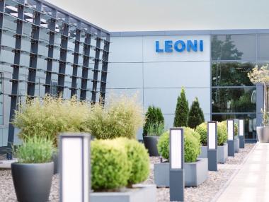 След България: Leoni съкращава хиляди служители и в Румъния