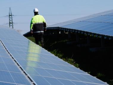 OMV поглежда и към България за развитието на ВЕИ