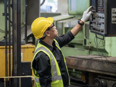 Средният осигурителен доход в България се понижи до 1640 лв.