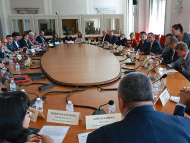 Бюджетната комисия постави на пауза новата такса „смет“