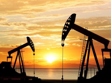 Цените на петрола и газа ще изхвърчат при блокиране на Ормузкия проток