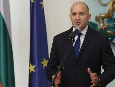 Вечерни новини: Радев ще блокира Сарафов за главен прокурор; Завършването на лот от „Хемус“ се отлага