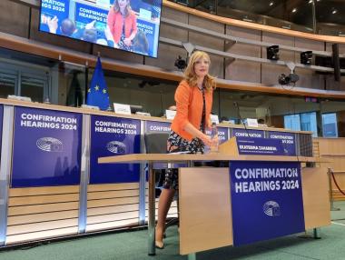 Захариева заложи на половото равенство на изпита си за еврокомисар