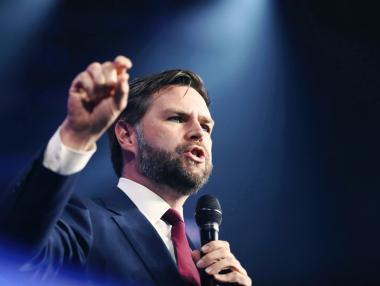 От остър критик на Тръмп до негов вицепрезидент: Кой е Джей Ди Ванс