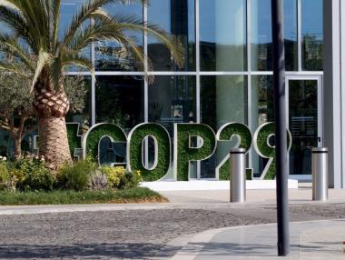 С началото на COP29: Колко трябва да инвестира светът, за да достигне нетна нула?