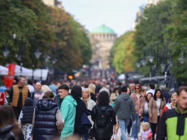 Средната работна заплата в България мина 2300 лв. София е на друго ниво