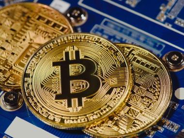 Биткойн най-после премина границата от 100 000 долара