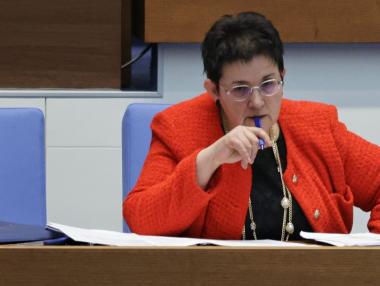 МФ залага колосални увеличения на министерските бюджети за 2025 г. (Графики)