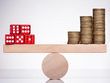 Moody's предупреждава за нарастващите дългове на България