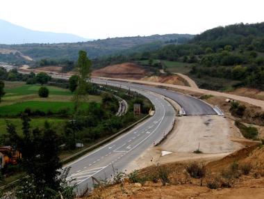 Иванов подписа за строителството на още 14 км от магистрала „Хемус“