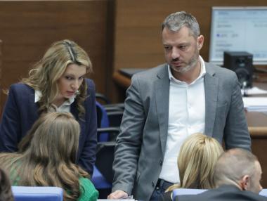 Парламентът спешно задейства закон за останалите без ток по Коледа