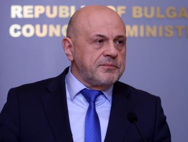 Вечерни новини: Пари по ПВУ ту ще има, ту – няма; НАП и митниците раздули приходите