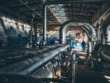 Българската индустрия се върна към серийните понижения