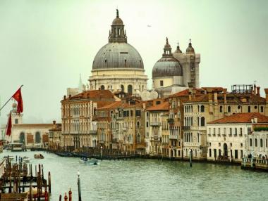 Древната гора, която поддържа Венеция над водата