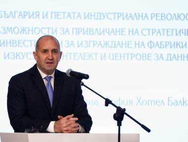 Светът е в трескава AI надпревара и България има шанс да излезе победител