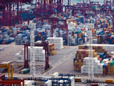 Кой плаща митата и на кого помагат?