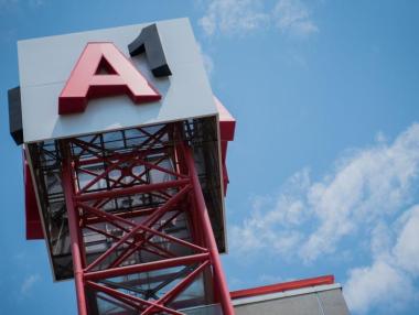 След срива: А1 ще компенсира клиенти на мобилни услуги