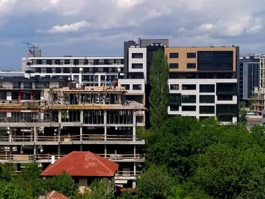 Вечерни новини: Имотите - „пералня“ за пари преди еврото; Депутатите приеха бърза писта за ВЕИ проекти