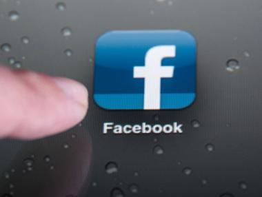 Facebook вече „храни“ своя AI с вашите данни: Защо това е проблем и какво може да се направи?