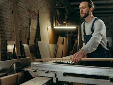 Да правиш мебели в Бургас