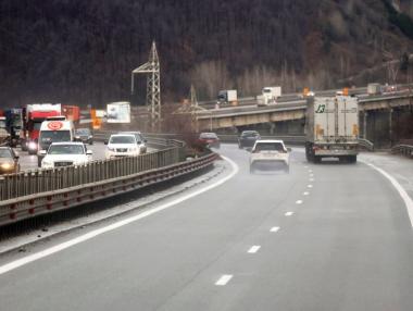 Вечерни новини: Отлага се пускането на лот от „Хемус“; Няма кой да преквалифицира миньорите