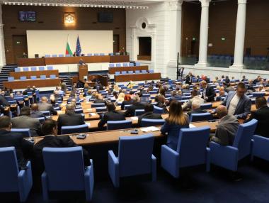 Парламентът разду общинската капиталова програма с ключова роля на ББР
