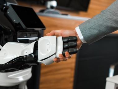 Как изграждането на „майчински инстинкт“ в AI може да спаси човечеството