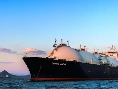 Shell, Total и Metlen ще доставят на България 4 танкера американски газ