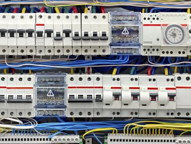 Повишава ли изкуственият интелект сметките ни за ток?