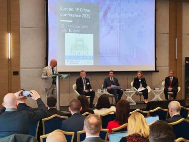 Онлайн продажбата на фалшиви стоки и пиратството влизат във фокуса на ГДБОП