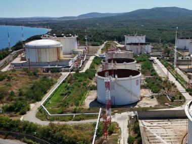 Законът за продажбата на „Лукойл“ в България бърза към финално одобрение