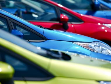 Продажбите на нови коли в България скочиха с над 50% през септември