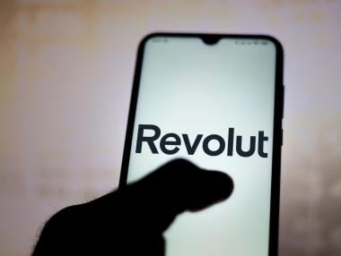 Revolut закрива сметките в лева още в средата на декември