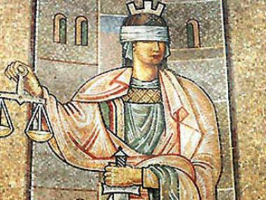 Арести на служители от КТБ, изнасяли пари с чували