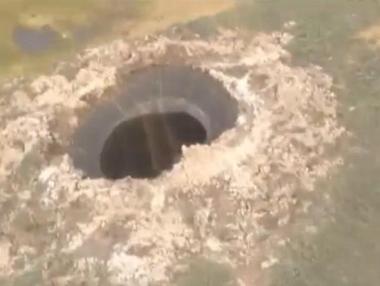 Гигантска дупка в Сибир озадачи учените