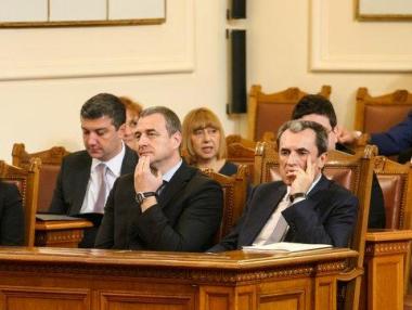 Бюджет и финанси – какво (не) свършиха министри и депутати