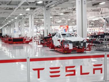 Panasonic ще помага на Tesla в строежа на „гига-фабрика“